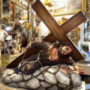 Jesús Caído en Madera de 90 cm